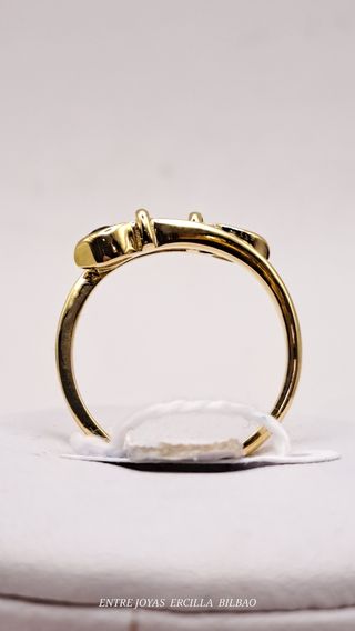 Anillo oro de 18k con diamante 