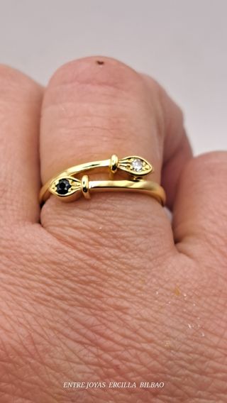 Anillo oro de 18k con diamante 