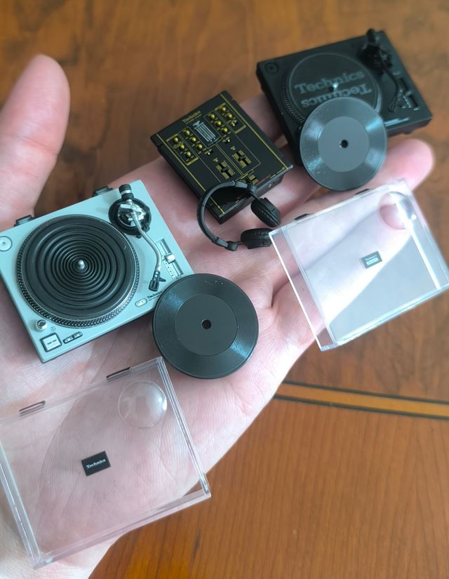 Technics miniatura 1200 dj