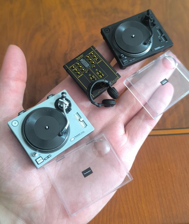 Technics miniatura 1200 dj