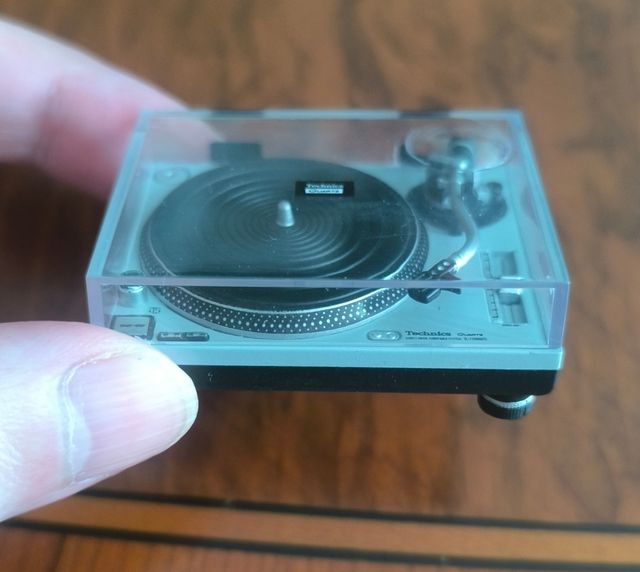 Technics miniatura 1200 dj