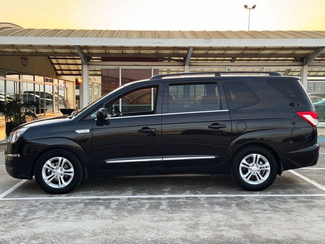 SsangYong Rodius 2.2 XDi LIMITED AUTO. con 7 PLAZAS, CUERO, PARKTRONIC...