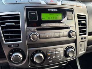 SsangYong Rodius 2.2 XDi LIMITED AUTO. con 7 PLAZAS, CUERO, PARKTRONIC... 