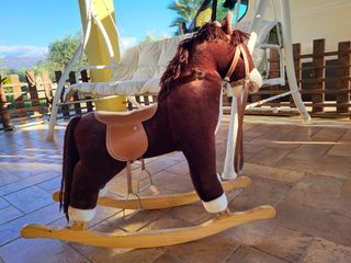 Cavallo a dondolo 