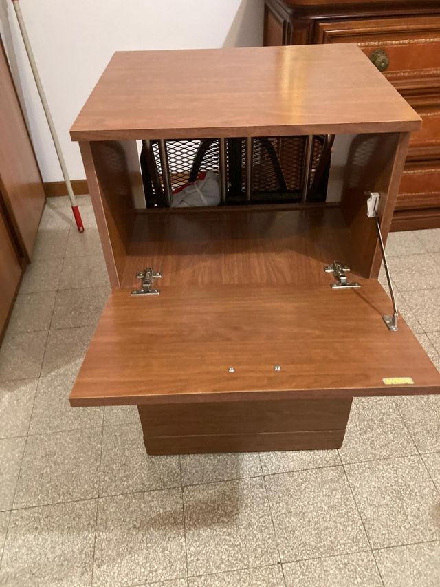 Mobiletto per asse da stiro