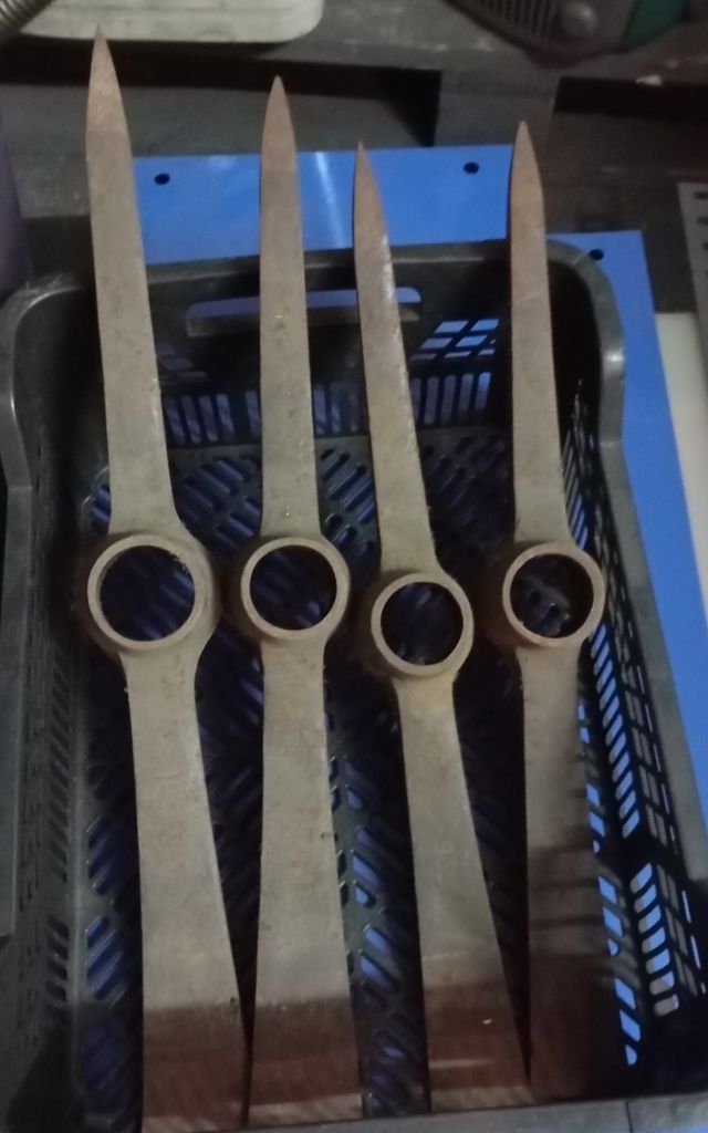 PICO BELLOTA CON MANGO