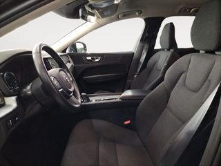 Volvo XC60 B4 Momentum Pro 2WD