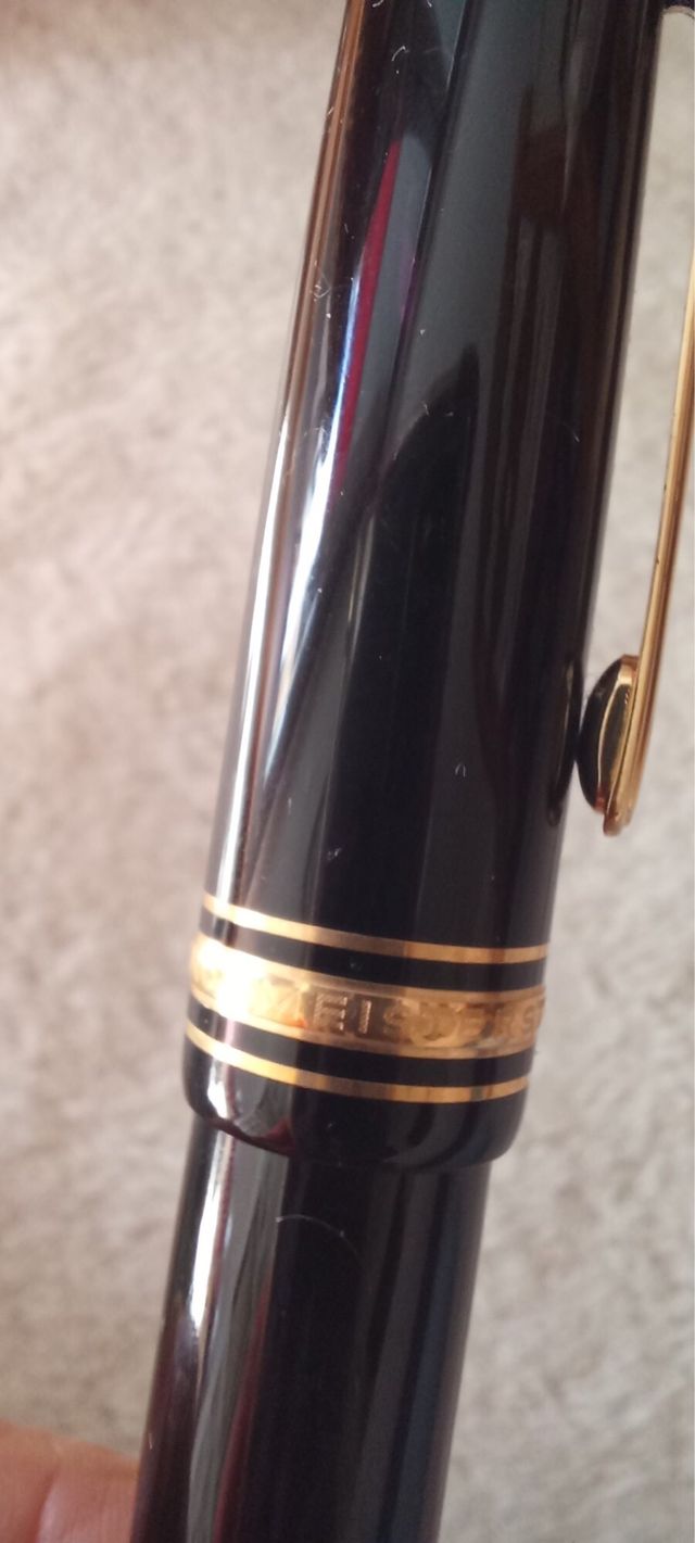 Pluma estilografica MONTBLANC