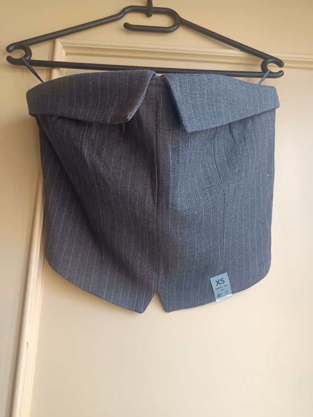 Top gris elegante mujer