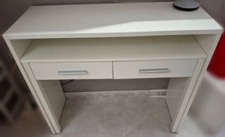 Scrivania bianca estraibile