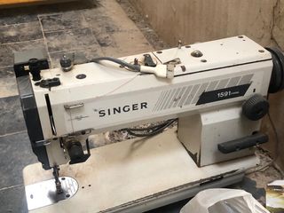 Maquina de coser Singer