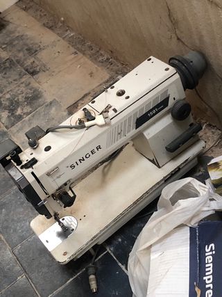 Maquina de coser Singer