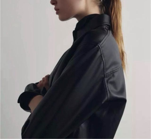 Sobrecamisa efecto piel Zara