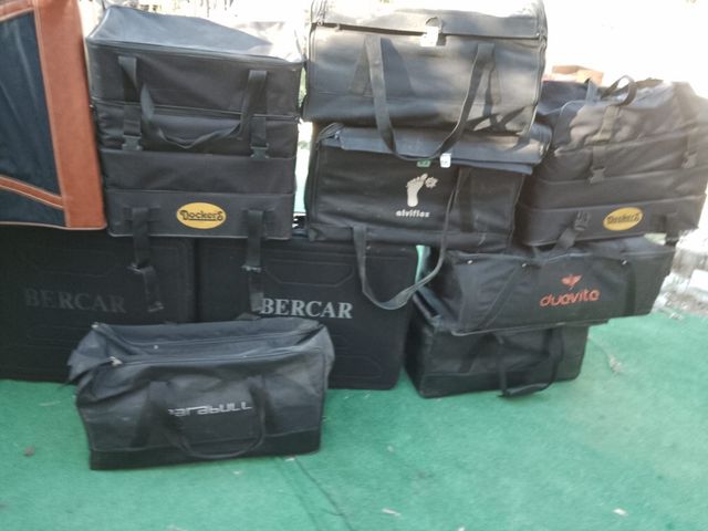 Lote de 10 maletas de muestras de zapato