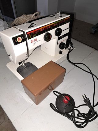 Máquina de coser Alfa