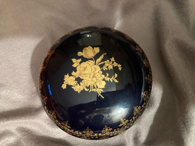 Cofanetto portagioie in porcellana