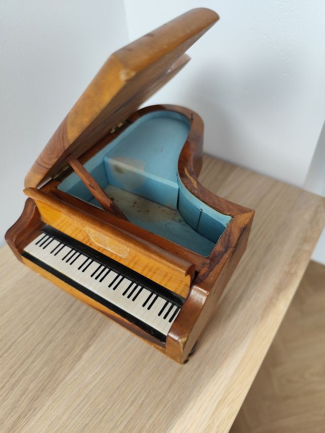 Piano Chopin 1900-1950 caja musical joya