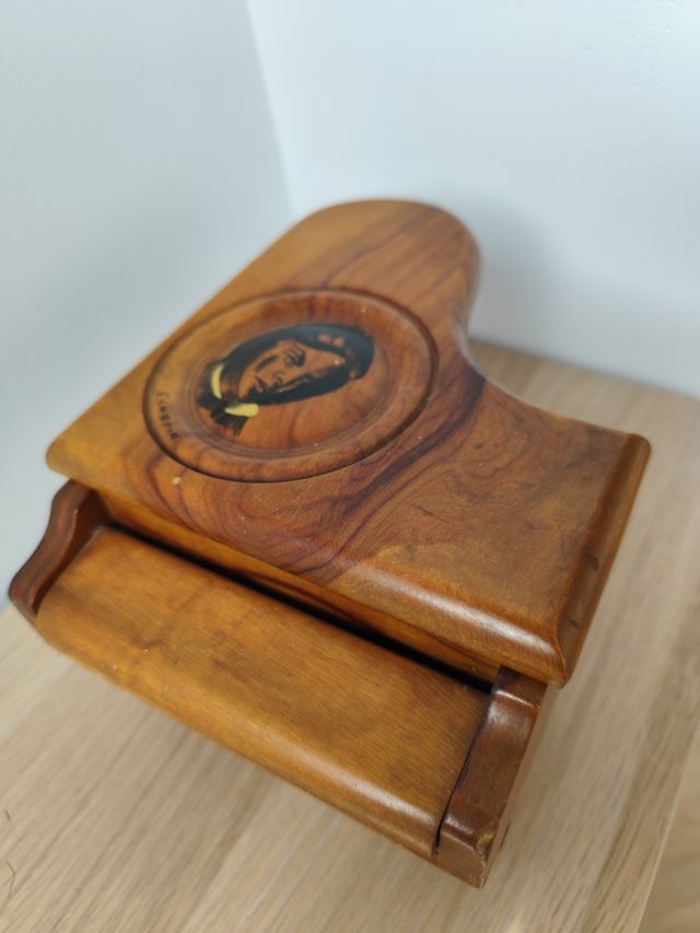 Piano Chopin 1900-1950 caja musical joya