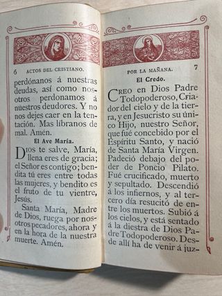 Luz Divina. Completo devocionario contiene la