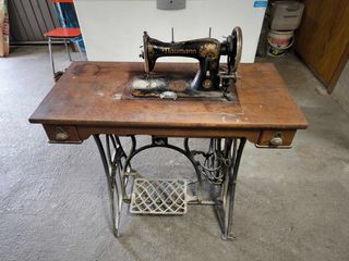 Maquina coser antigua Haumann