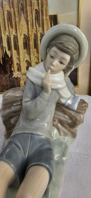 Figura de porcelana Niño. Lladró.