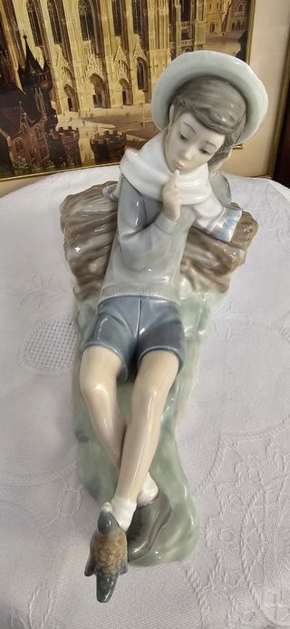 Figura de porcelana Niño. Lladró.