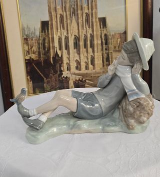 Figura de porcelana Niño. Lladró.