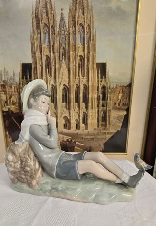 Figura de porcelana Niño. Lladró.
