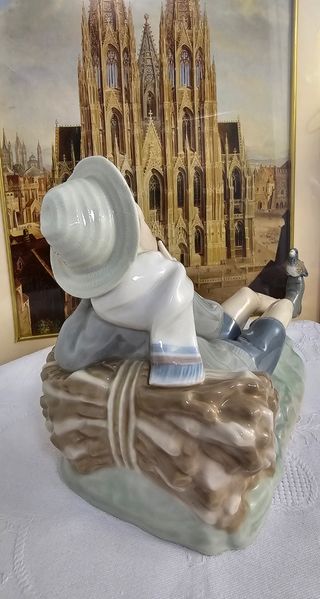 Figura de porcelana Niño. Lladró.