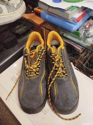 Zapatos de seguridad Panter semi nuevas