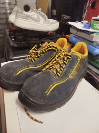 Zapatos de seguridad Panter semi nuevas