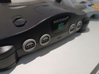 Nintendo 64. 2 mandos. Mario kart 64 y otros