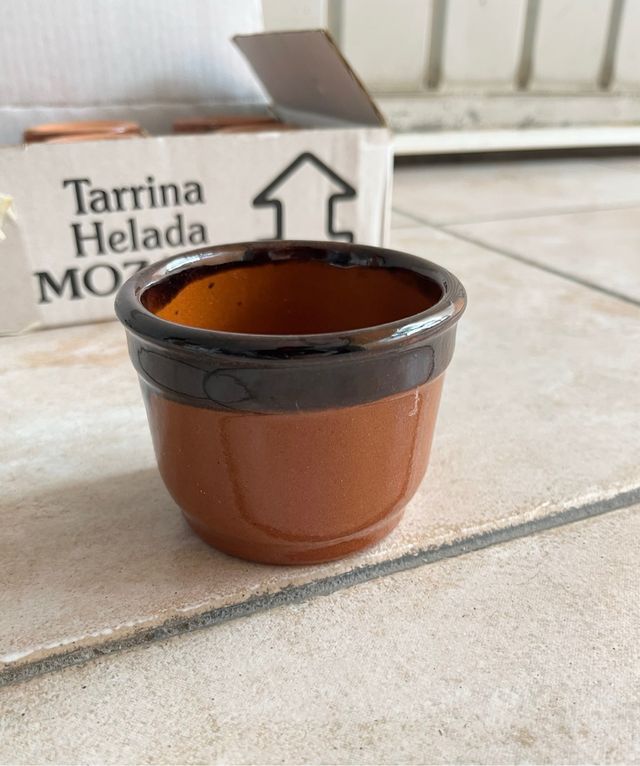 Vaso de cerámica de barro. 6 unidades