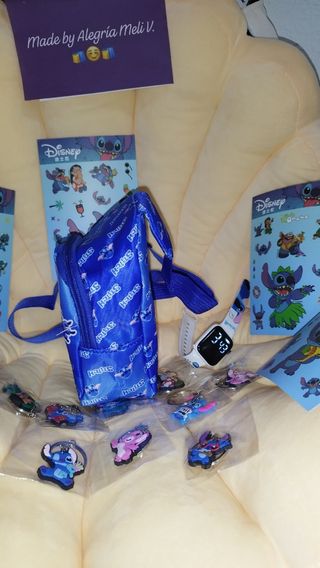Mini mochila de pecho con reloj Stitch