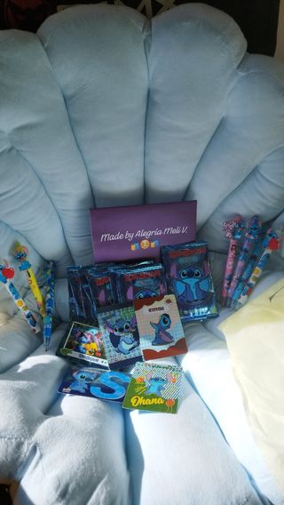 Mini mochila de pecho con reloj Stitch