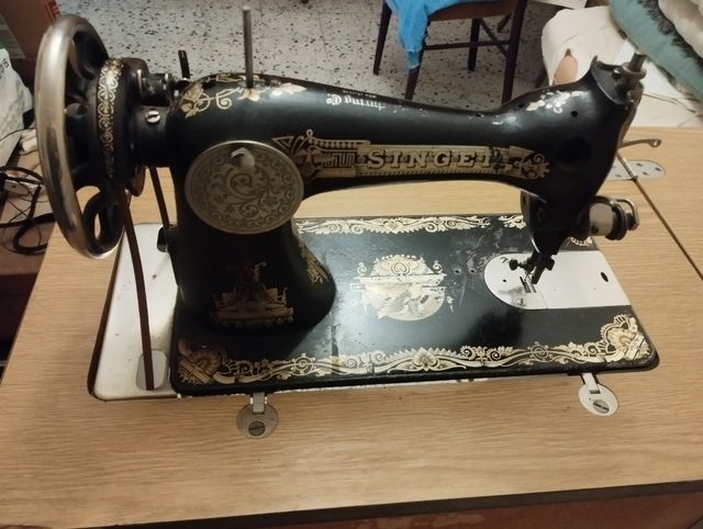 Maquina de coser Singer