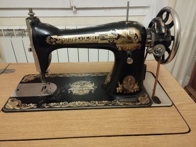 Maquina de coser Singer