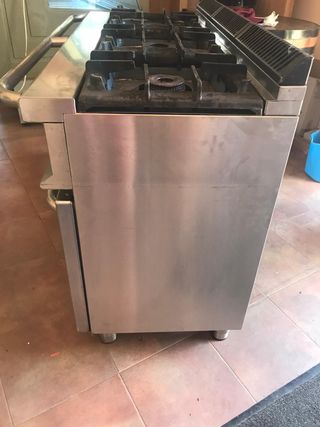 COCINA; REPAGAS 3 FUEGOS EN LINEA CON HORNO A GAS