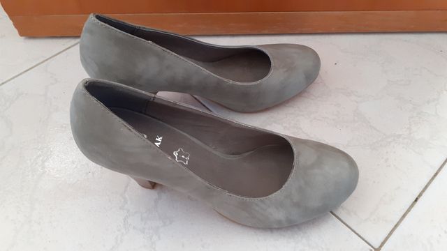 Scarpe décolleté grigio chiaro, nuove, n. 38