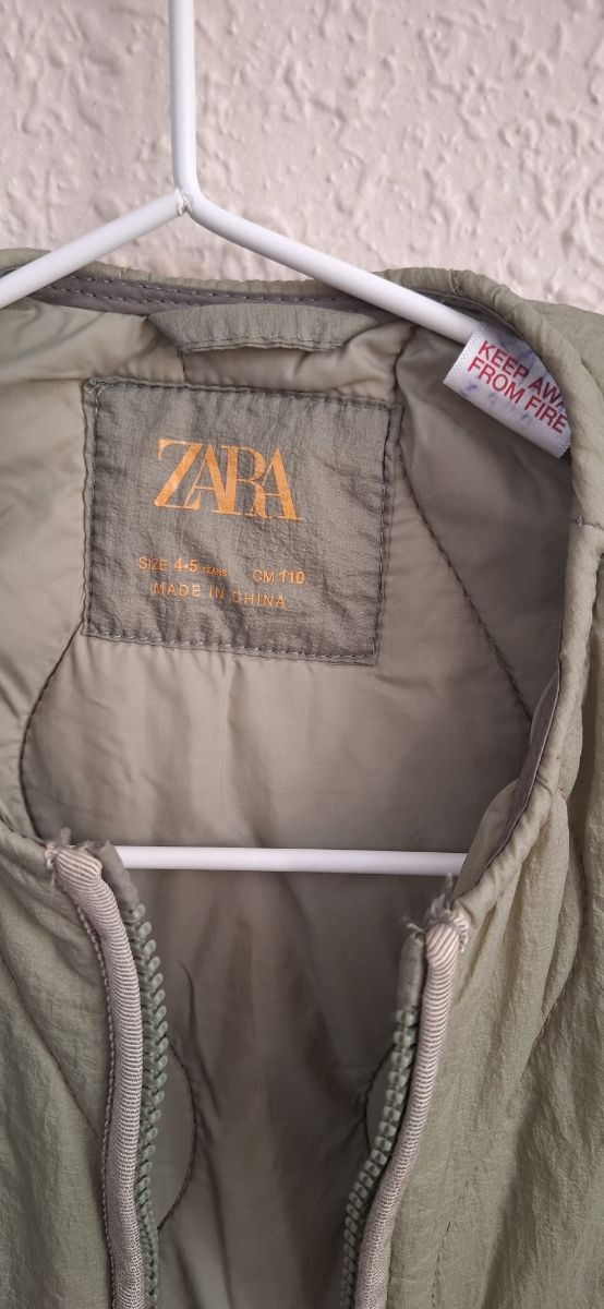 Chaqueta Cortaviento niña 4-5 años Zara