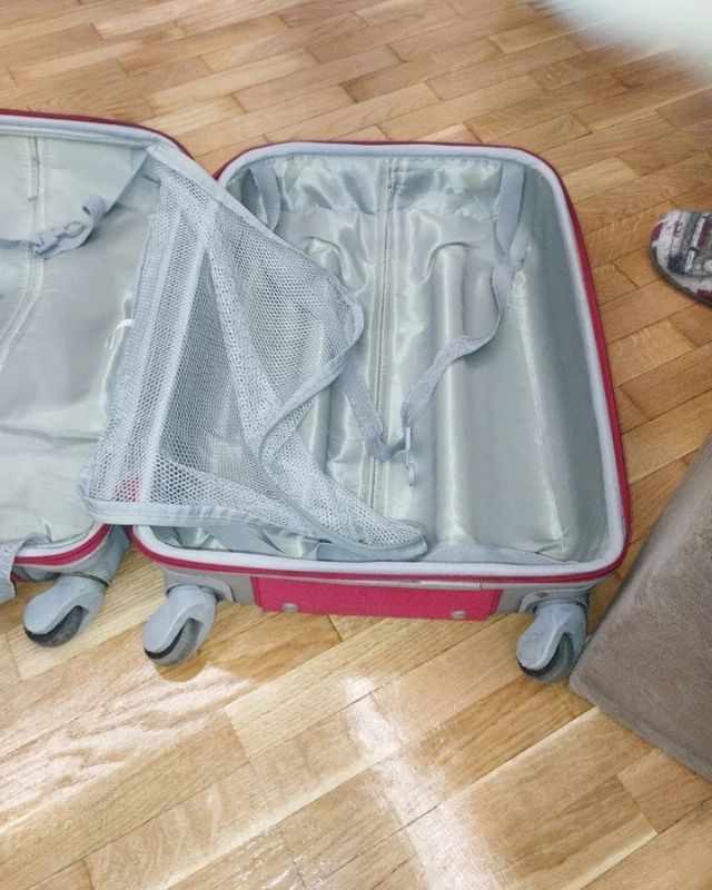 Maleta 4 ruedas perfecto estado