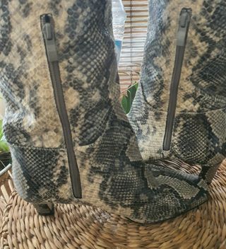 Botas cano alto animal print