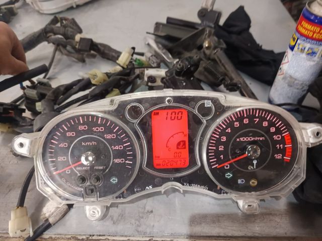 Cuadro de relojes Yamaha xmax 125cc