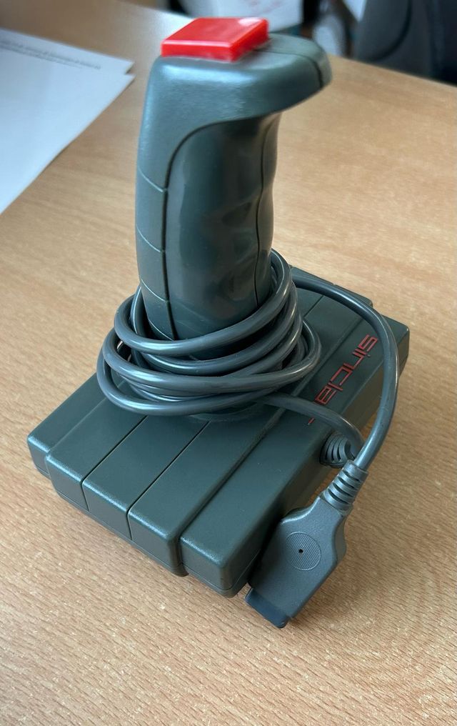 ZX Spectrum +2 con accesorios, joystick y juegos