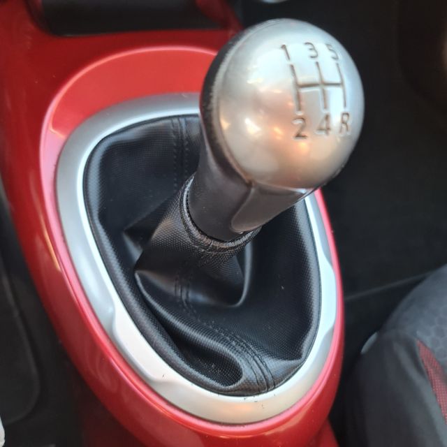 Nissan Juke 1.6i MANUAL