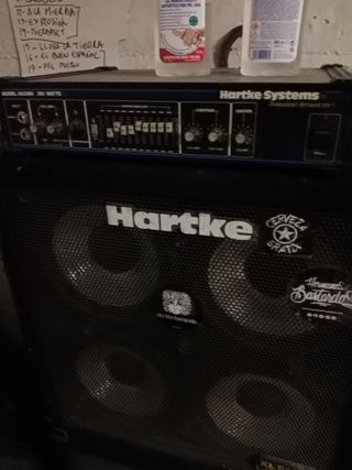 Pantallas y cabezal Hartke para Bajo