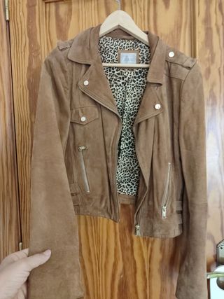 Chaqueta piel marrón Guess leopardo