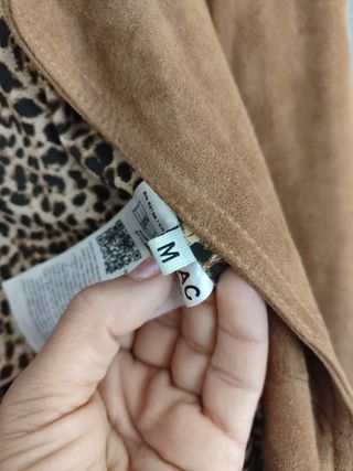 Chaqueta piel marrón Guess leopardo