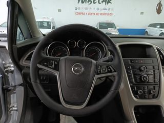 Opel Astra 2011