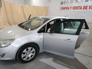 Opel Astra 2011